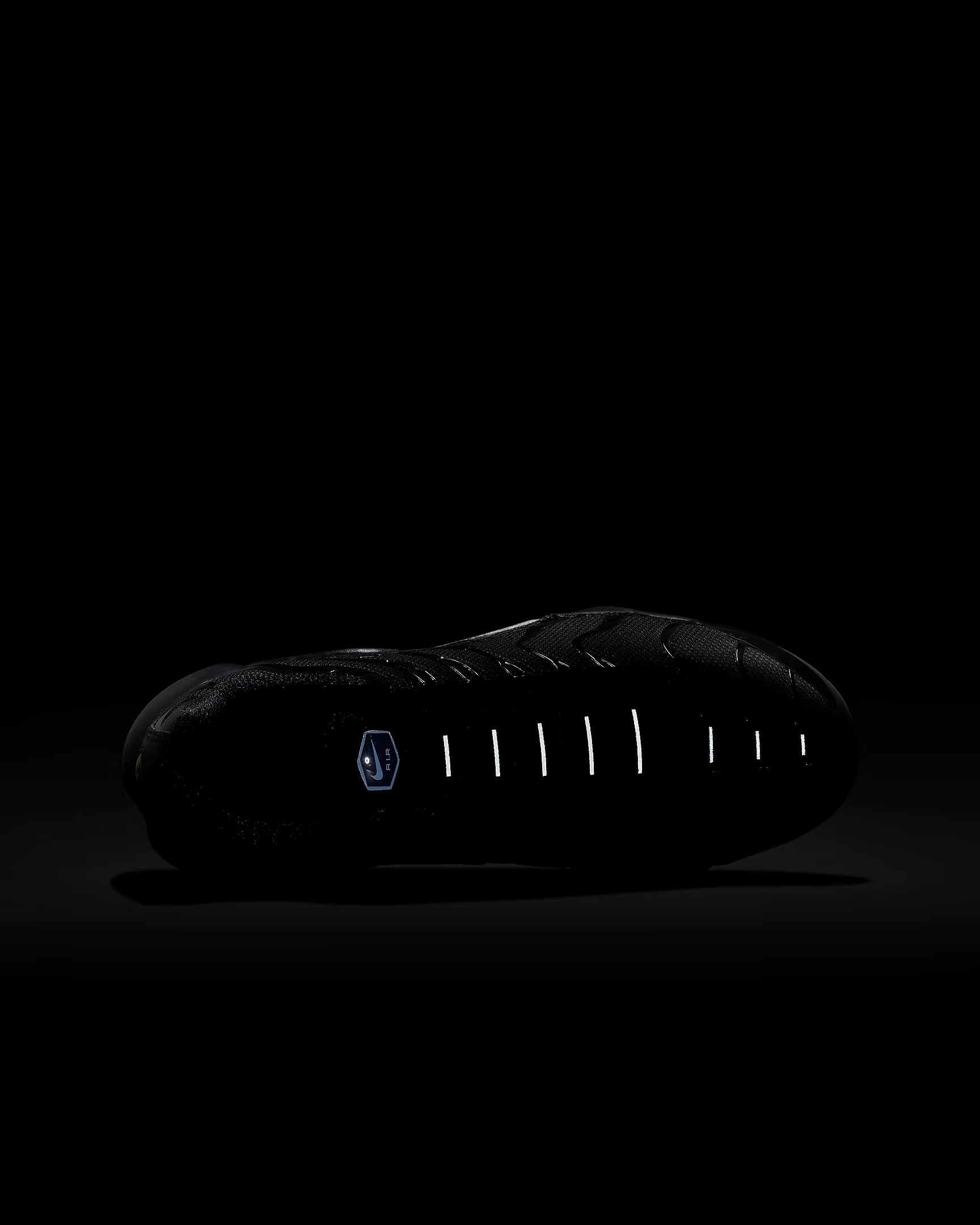 NIKE AIR MAX PLUS "TRIPLE BLACK"